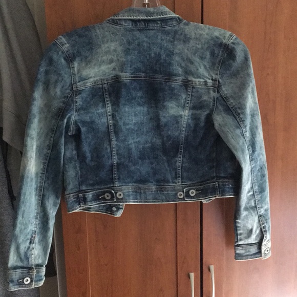 Women’s Arizona JeanCo short jean jacket - Picture 5 of 8